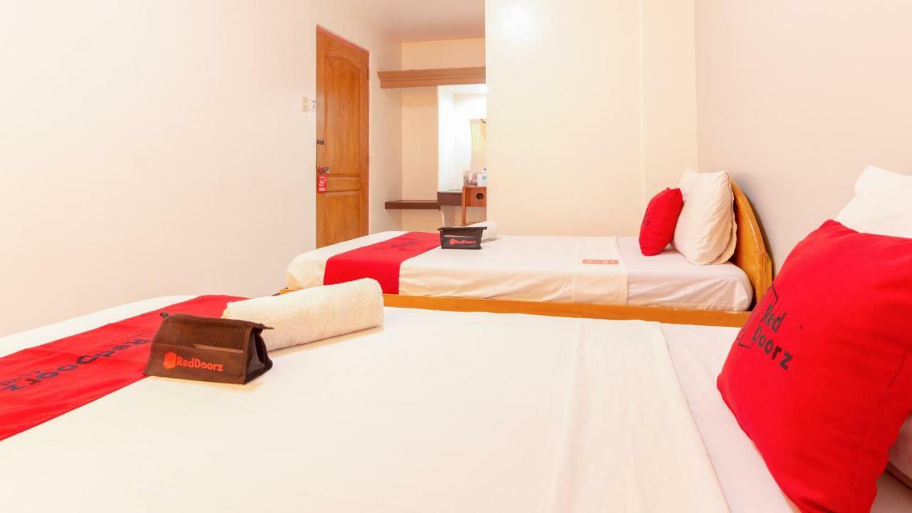 เรดดอร์ซ แอท ปาเตอร์โน สตรีท ตักโลบัน Hotel ตาโคลบัน ภายนอก รูปภาพ