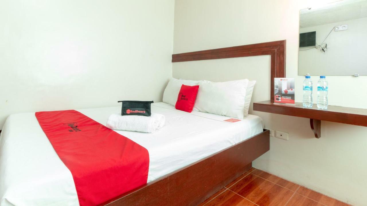 เรดดอร์ซ แอท ปาเตอร์โน สตรีท ตักโลบัน Hotel ตาโคลบัน ภายนอก รูปภาพ