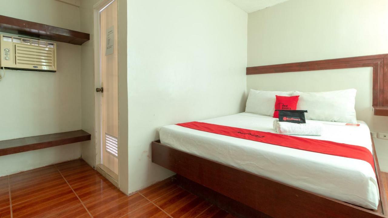 เรดดอร์ซ แอท ปาเตอร์โน สตรีท ตักโลบัน Hotel ตาโคลบัน ภายนอก รูปภาพ