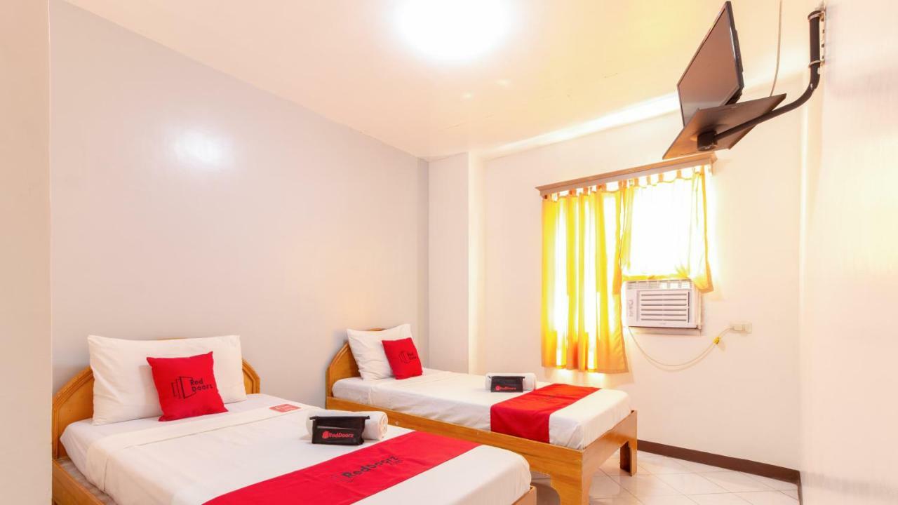 เรดดอร์ซ แอท ปาเตอร์โน สตรีท ตักโลบัน Hotel ตาโคลบัน ภายนอก รูปภาพ