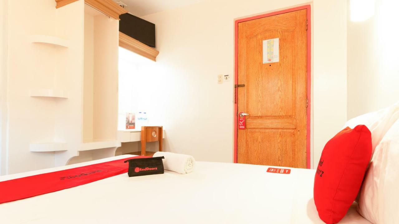 เรดดอร์ซ แอท ปาเตอร์โน สตรีท ตักโลบัน Hotel ตาโคลบัน ภายนอก รูปภาพ